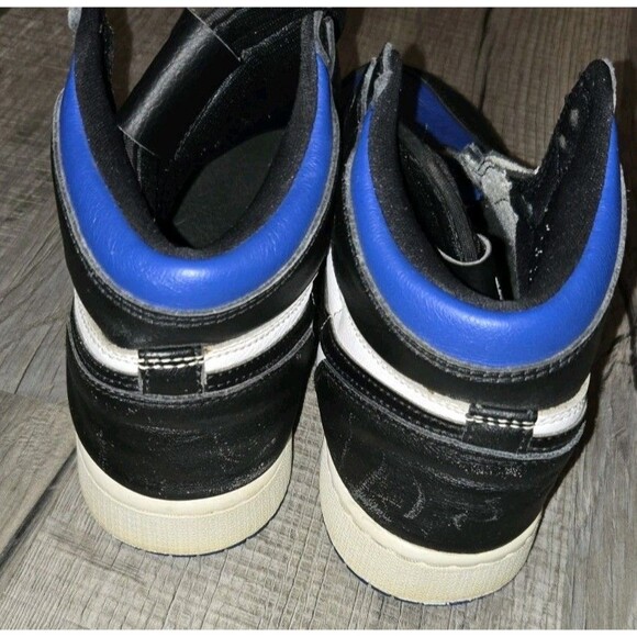 Air Jordan 1 Retro High Royal Toe 2020 Size 7Y 575441-041 - Picture 4 of 6